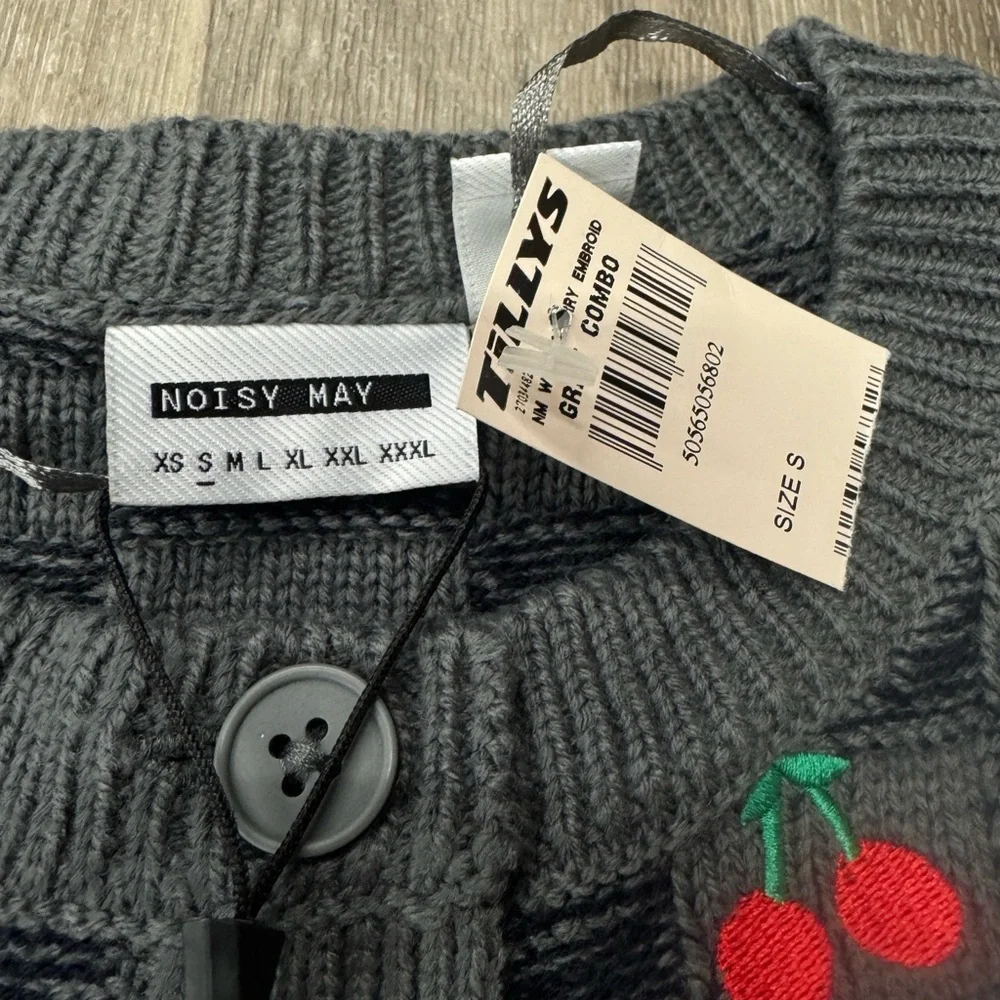 Women’s NWT‎ Noisy May Cardigan Size Small MSRP $65 Gray with Cherry Print
